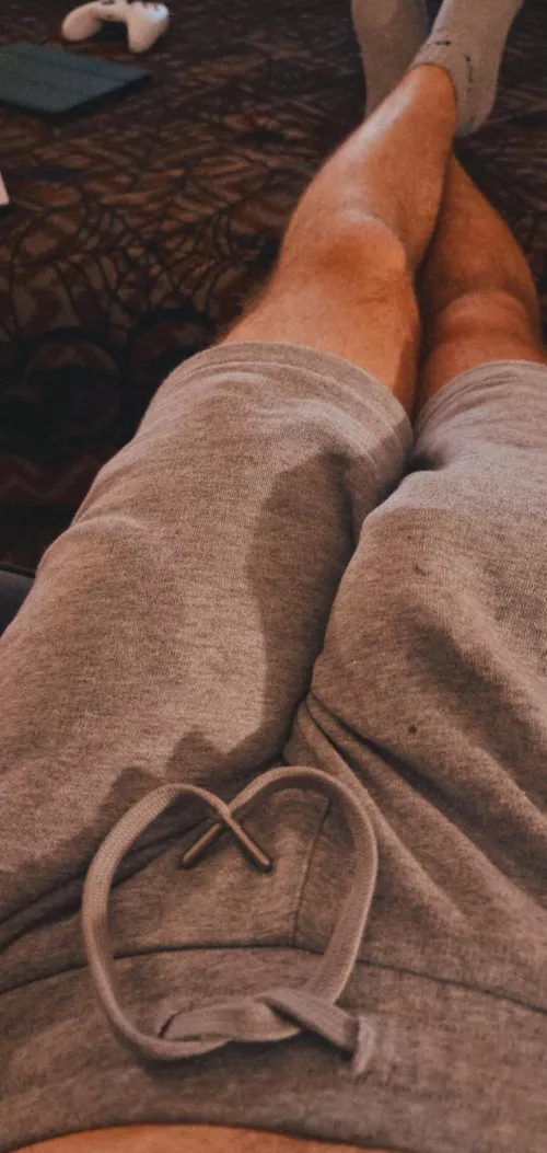 I drew a loveheart with my joggers for all the size queen's and thick cock lovers, where are you?