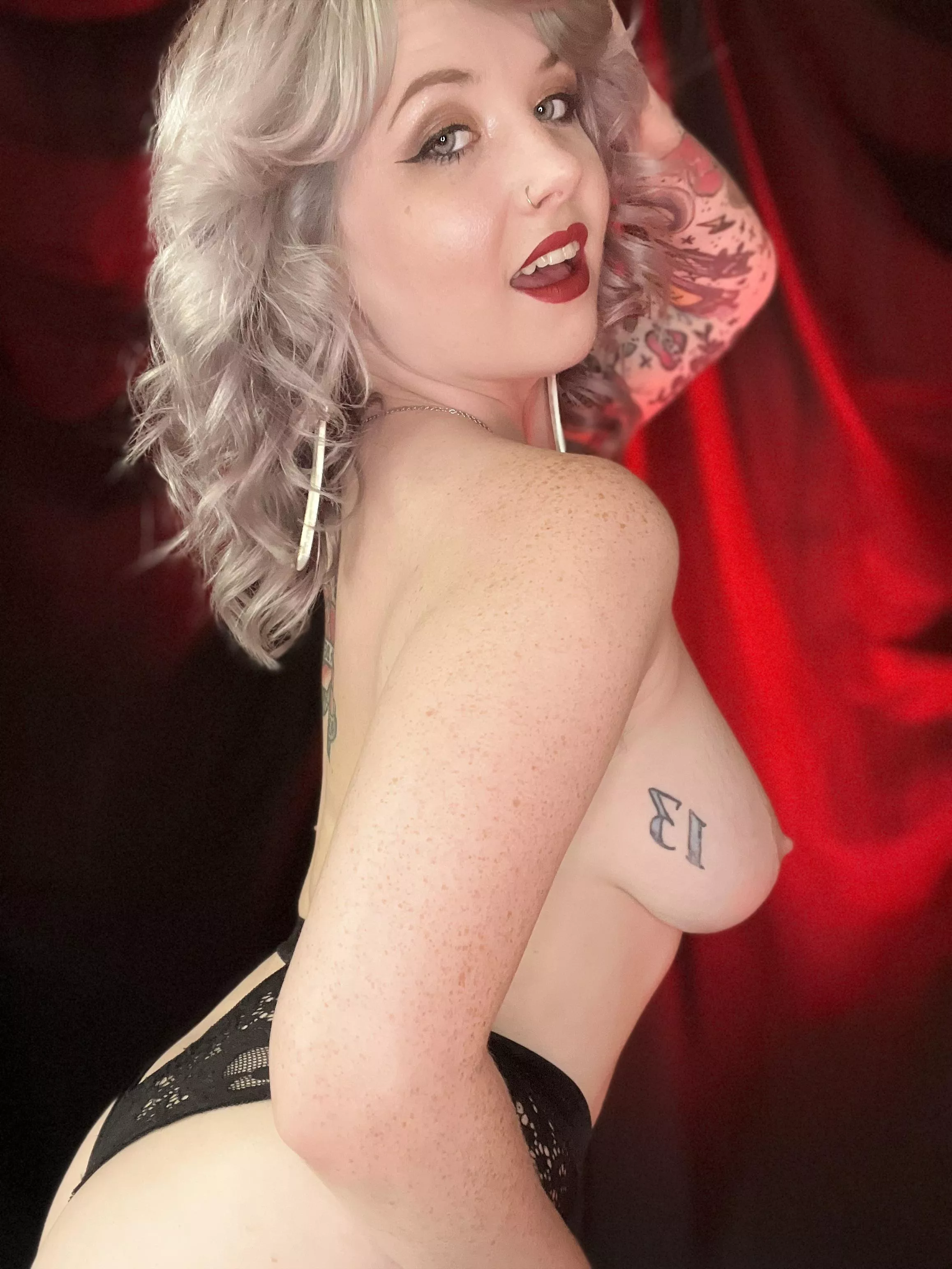 Tiny alt girls are the most fun to throw around, don’t you think?