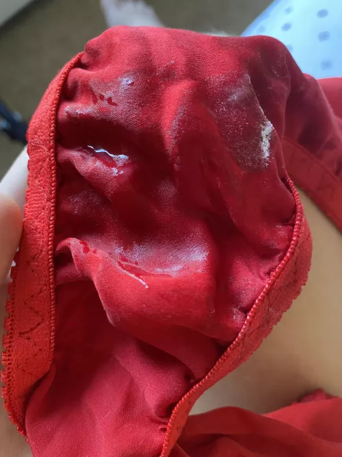 I made such a mess in my panties this morning