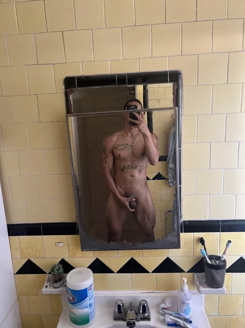 Join me in the shower and let’s make content :)