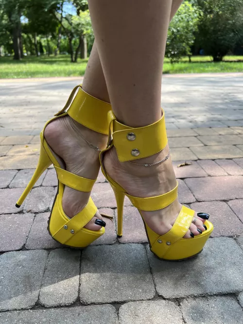 Men staring on my heels when I’m walking in the park 😜