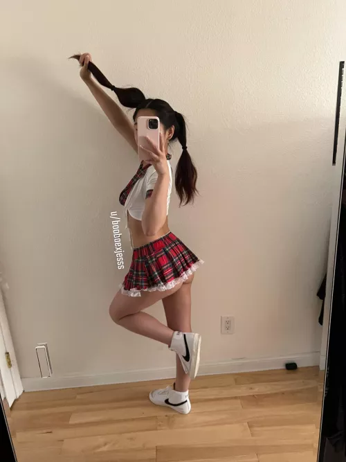 i promise i won’t wear any panties for my shoulder ride 😈😉