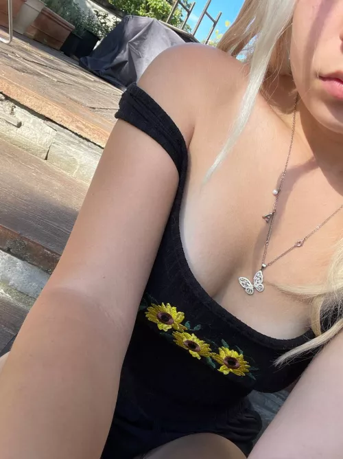 let me introduce myself with a cute little picture