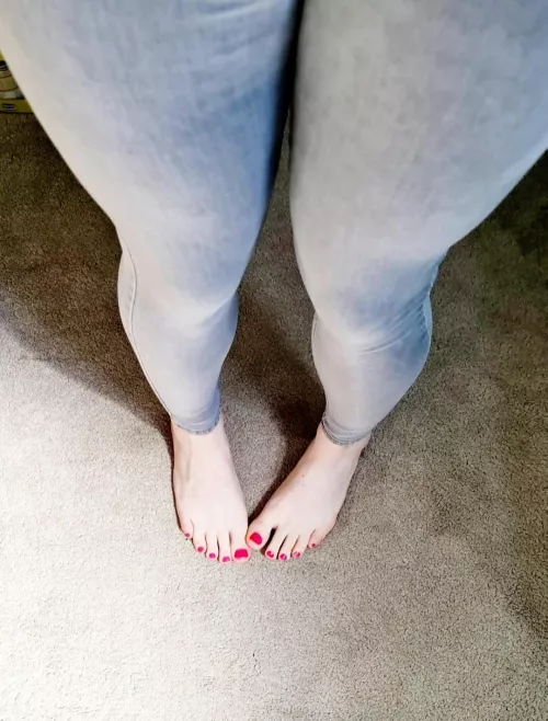 Put me on my back if you want to see my soles🥵