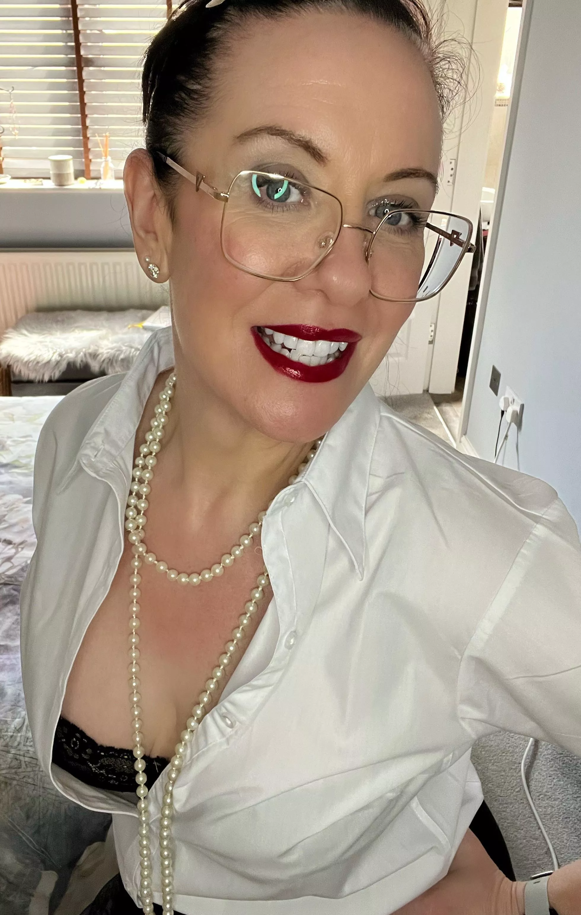 Can I be your personal assistant? (F50)😉