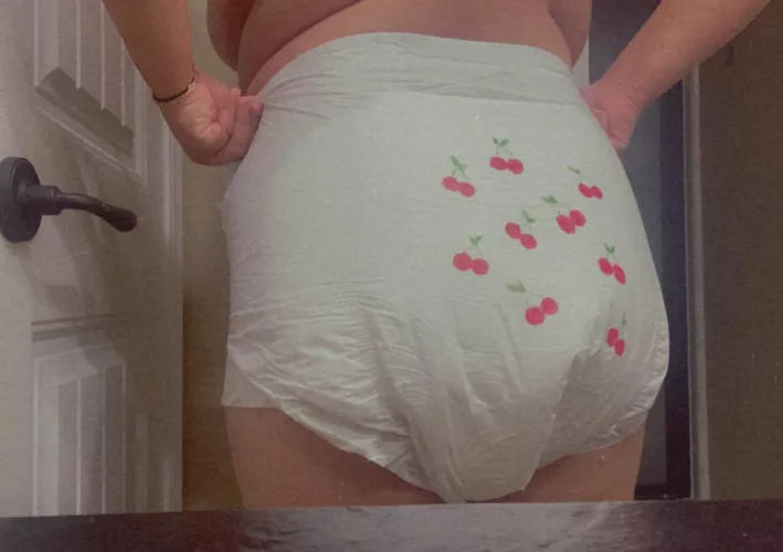 Colored cherries in the diapees today I was gonna do more but my bladder was all full 🙈 🍒
