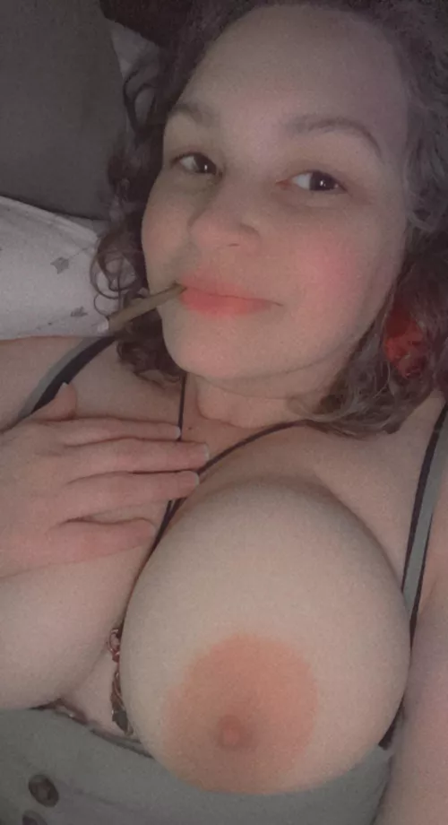 Cum smoke with me?😮‍💨😁