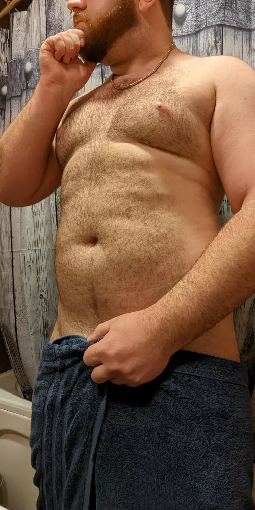 Hmm 🤔...do I take a shower buddy?