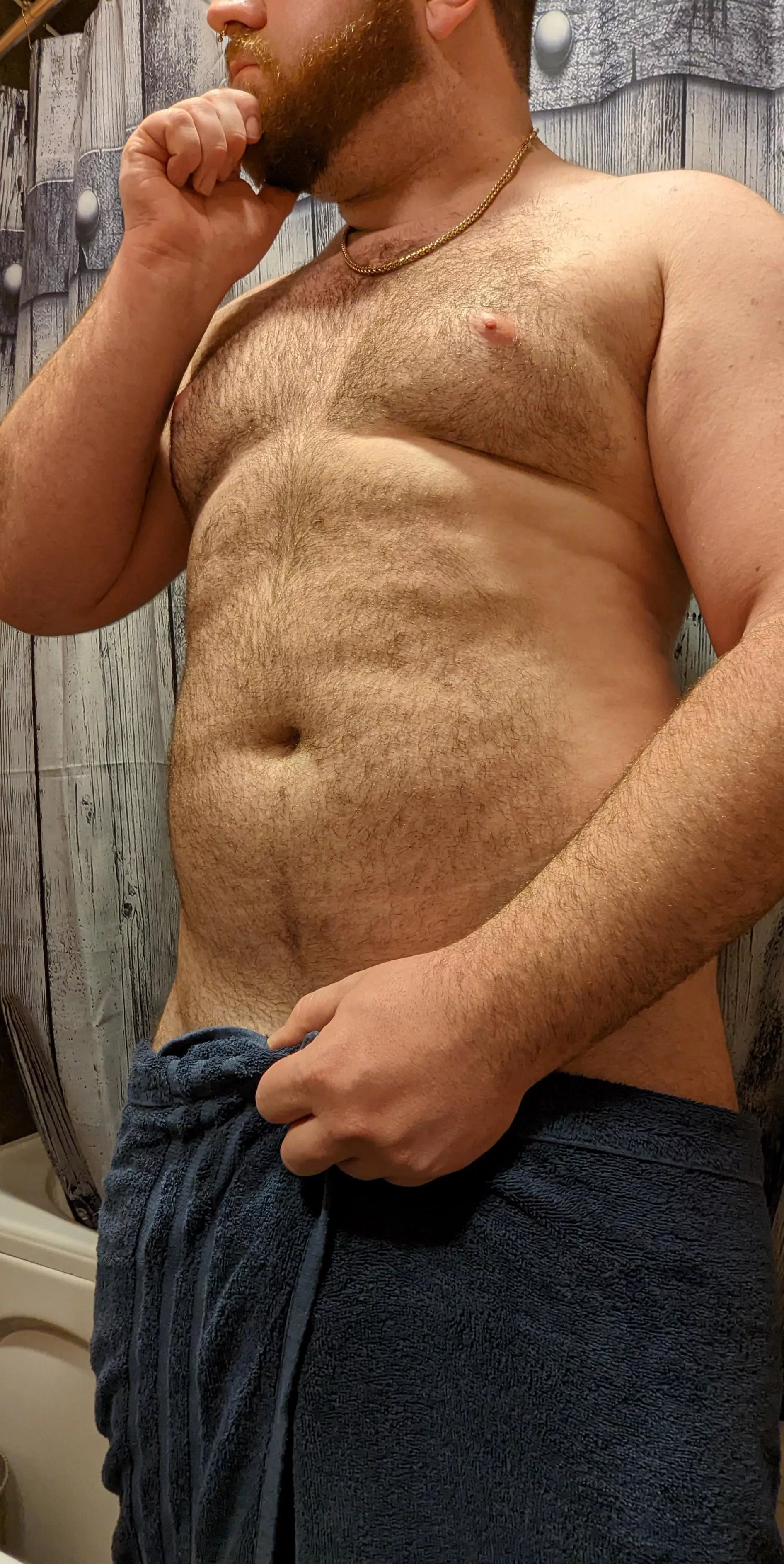 Hmm 🤔...do I take a shower buddy?