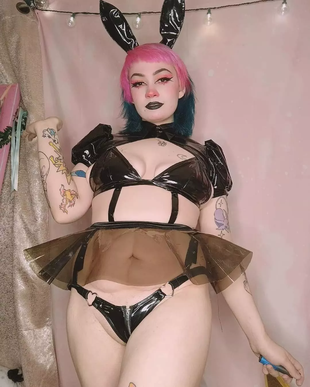 how may I be of service? 😏😋