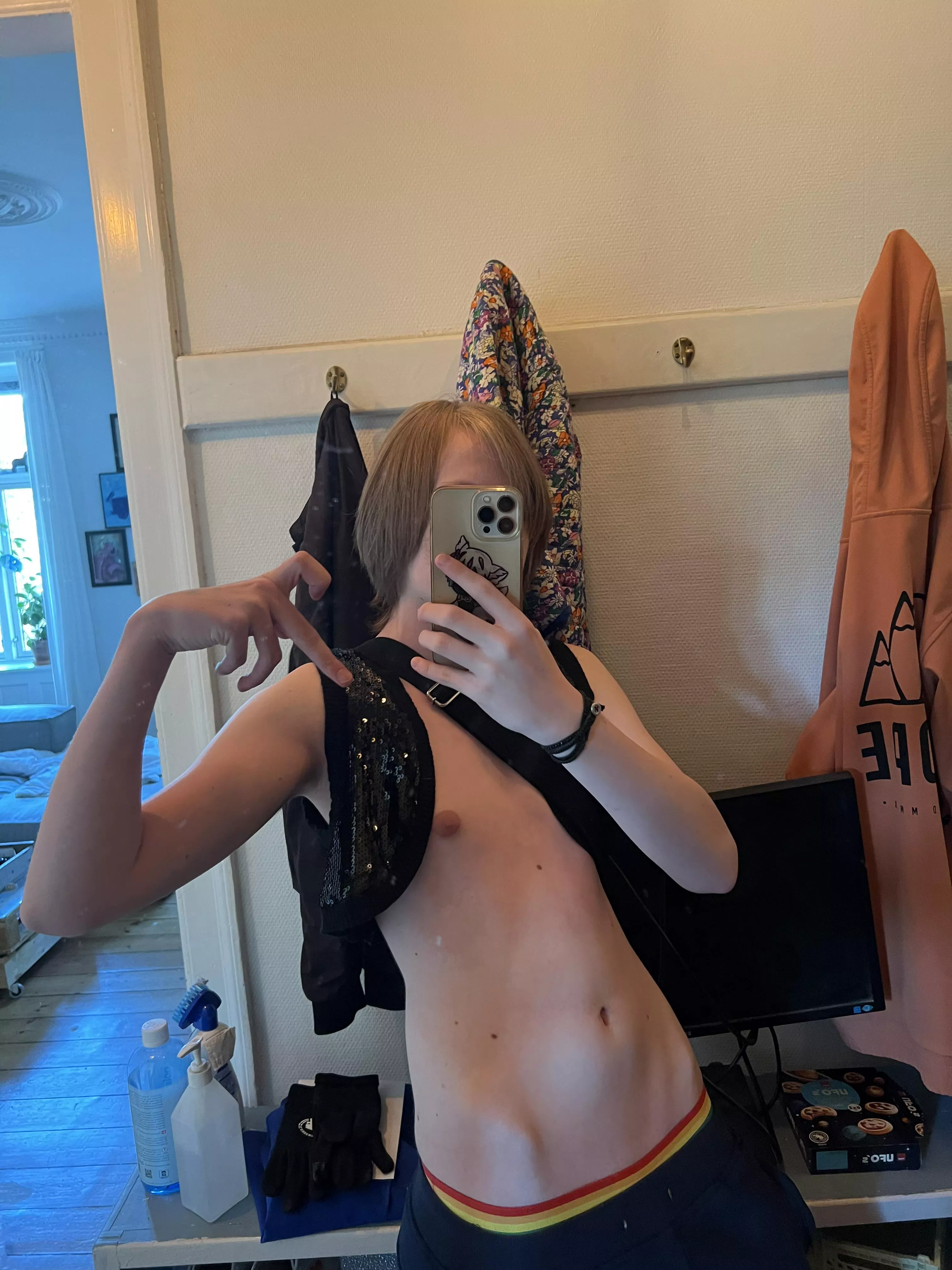 I took this pic earlier it’s so good I just want to get railed til I can’t walk and dripping out cum