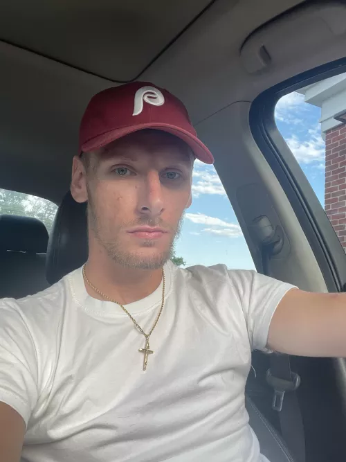 26 • I’m Bicurious and want to sext a guy for the first time 🫢 talk me into getting naked and recording it for you.. I’m shy