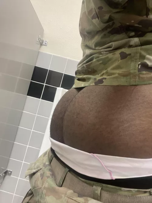 26 Was bored at work and just broke up with my boyfriend