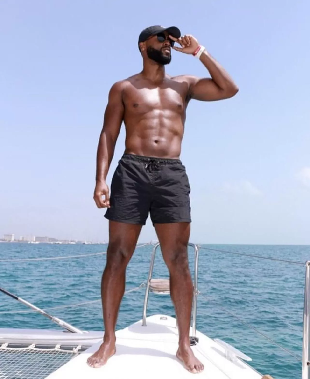 Anyone wanting more of Monte - his IG (@taylord_fit_) is full of leg pics and hip thrust videos. You’re welcome!