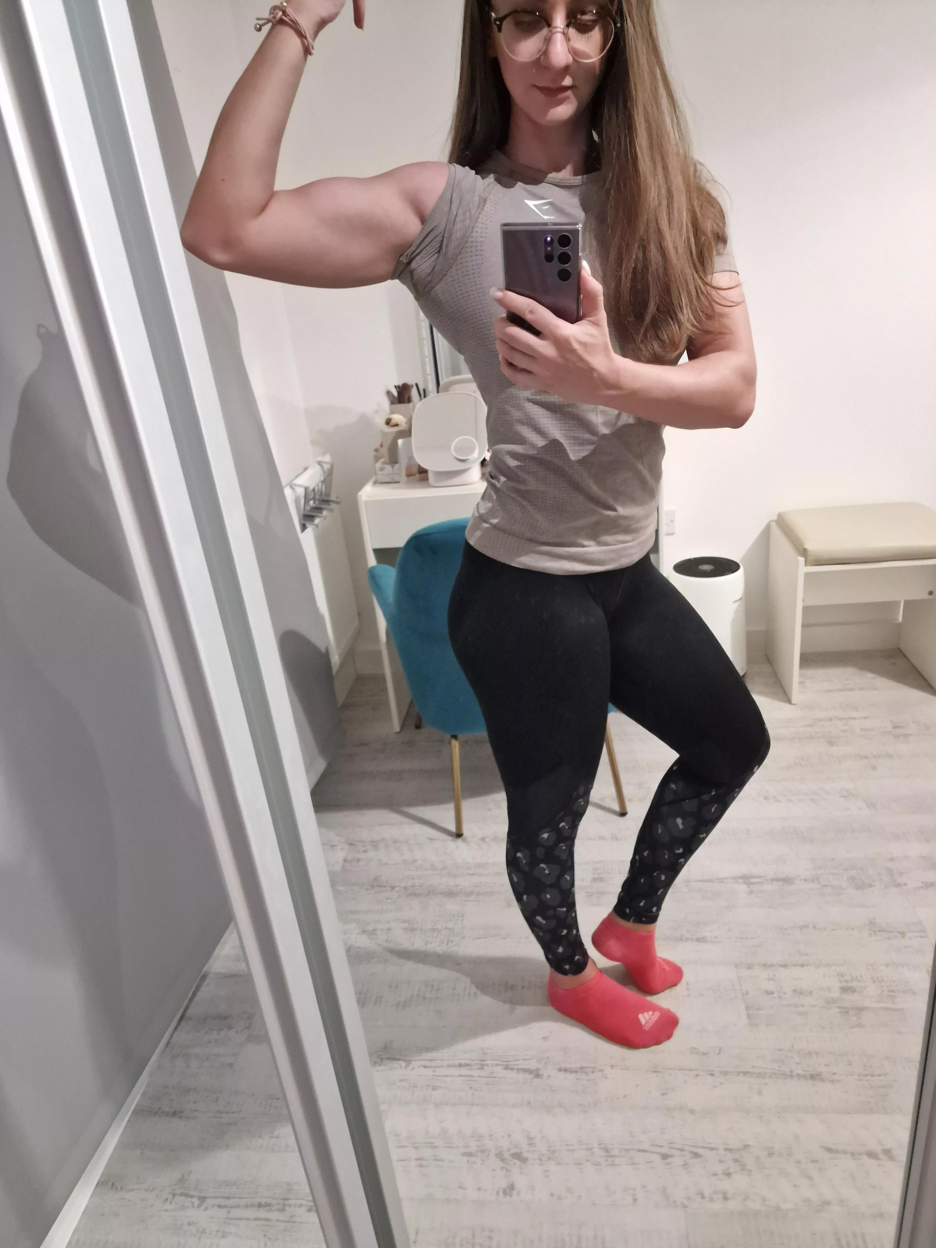 Flexing everywhere I am, to remind myself to work harder 😊