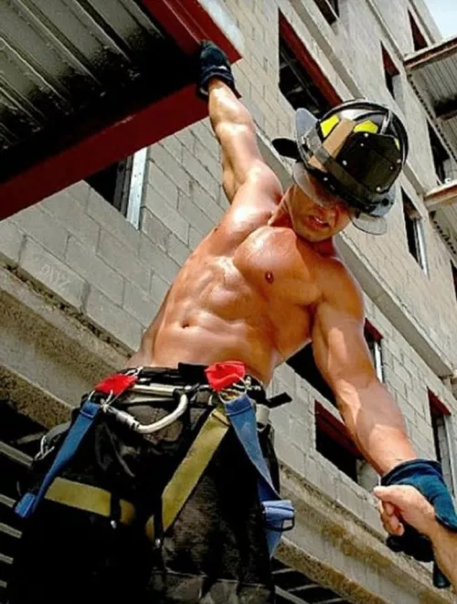 Handsome fireman 😍
