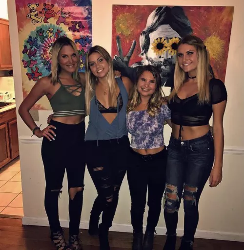 Hot roommates [4]