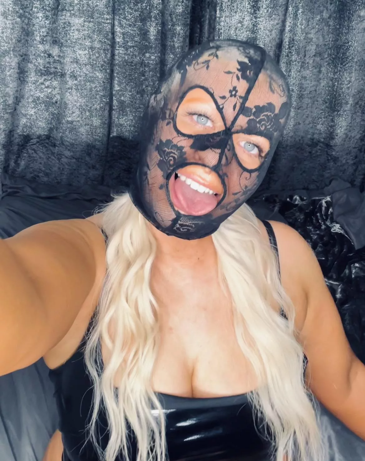 I love sexy lace hoods