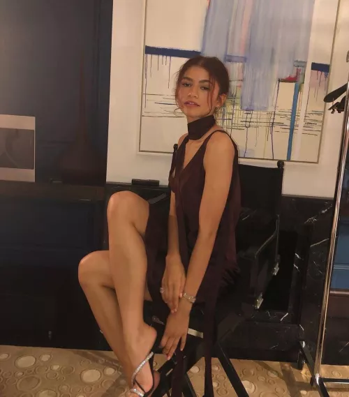I’m so horny for the leggy goddess Zendaya. Please help me out and give me a Joi as her.