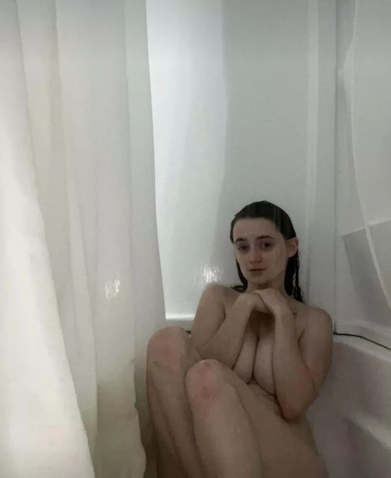 I’m so lonely in this steamy wet bath ;) wanna join?