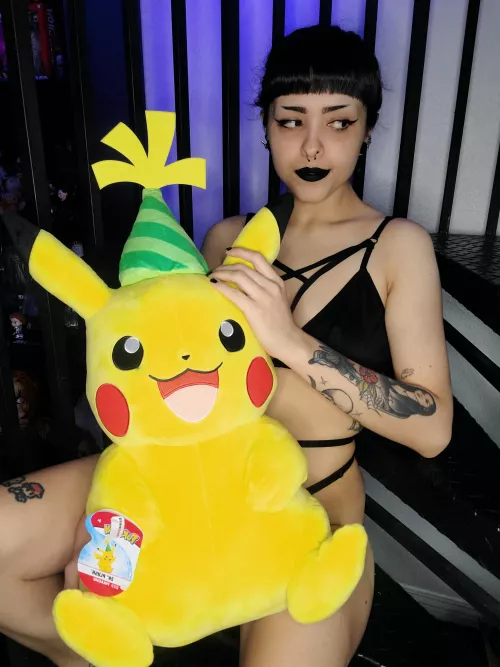 Pika 🖤 [F]