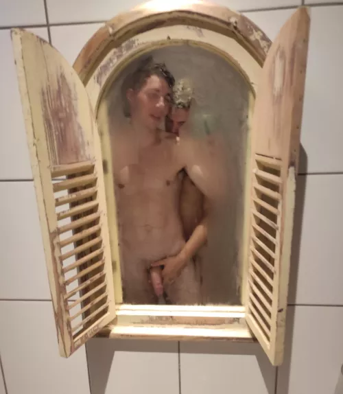 Showers with the bf😍😌