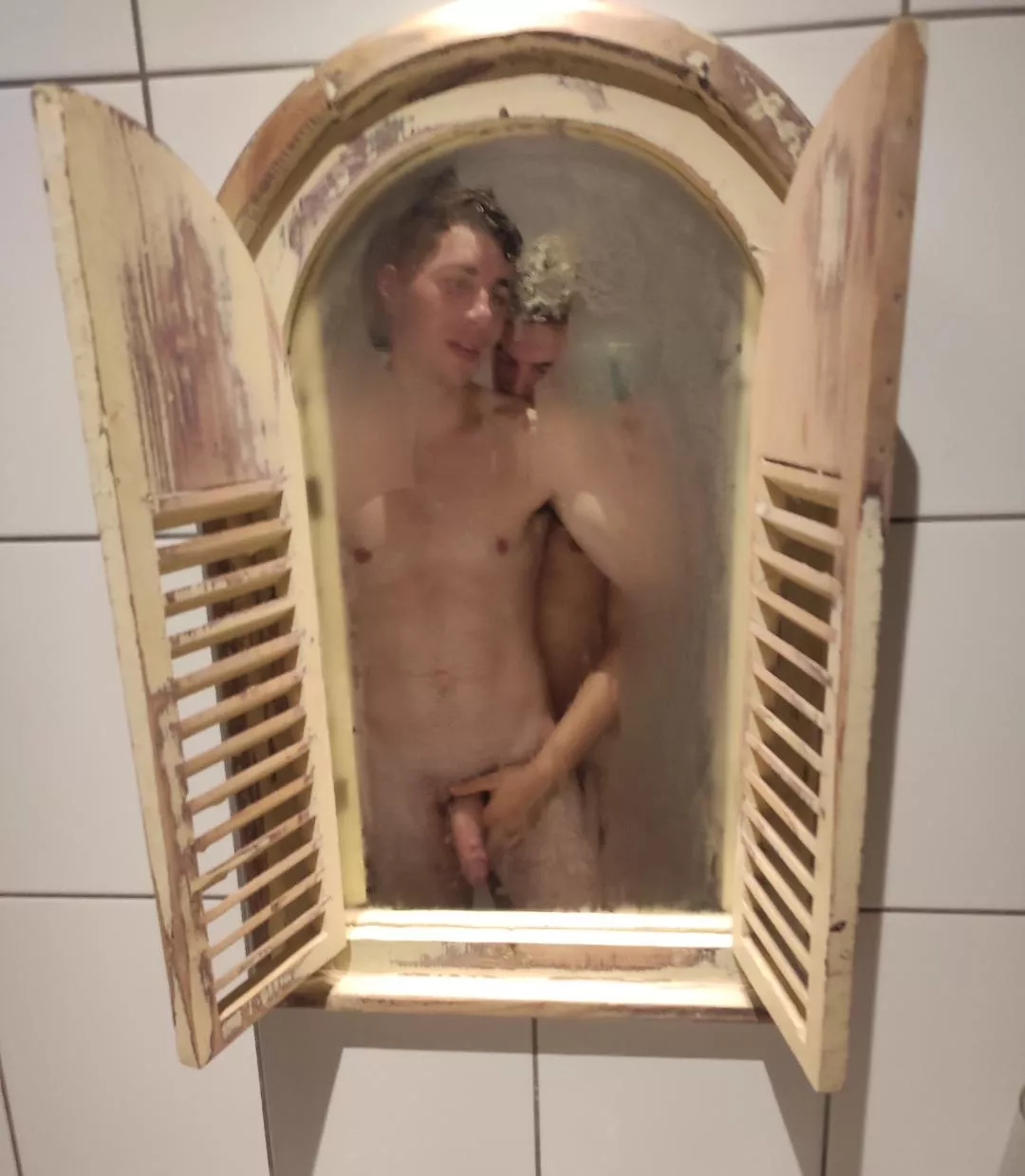 Showers with the bf😍😌