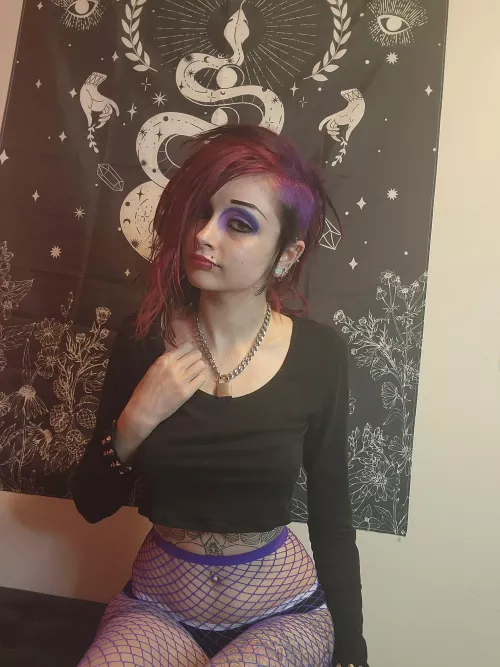 🖤trying out more colorful looks💜
