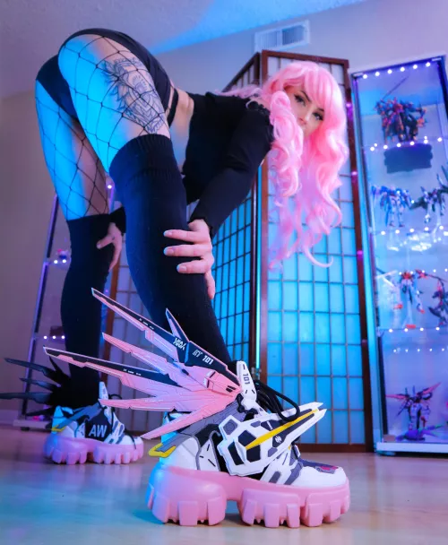 Wanted to show off my nerdy side and my legs 🥰