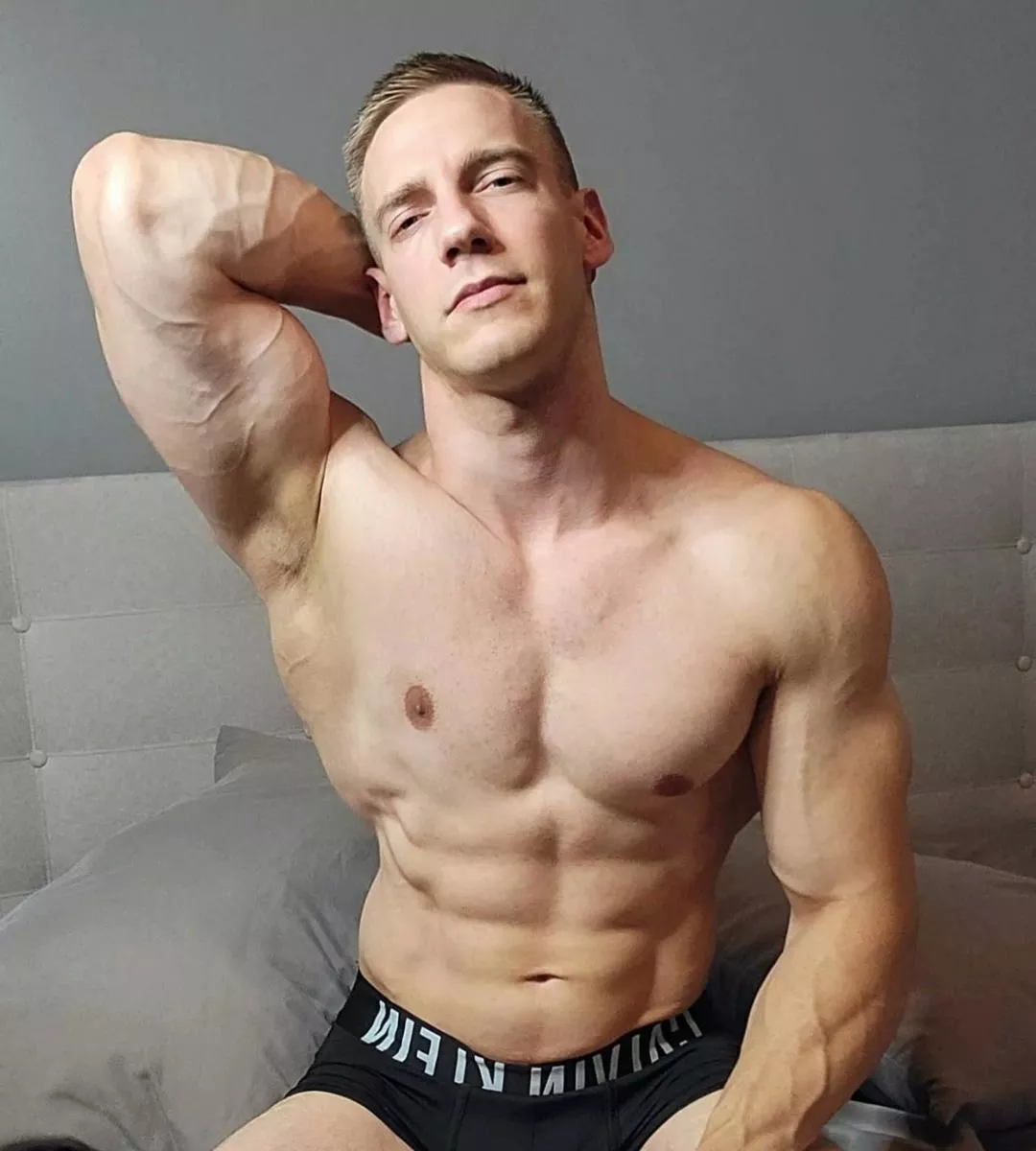 Would you bottom for me ? 😈