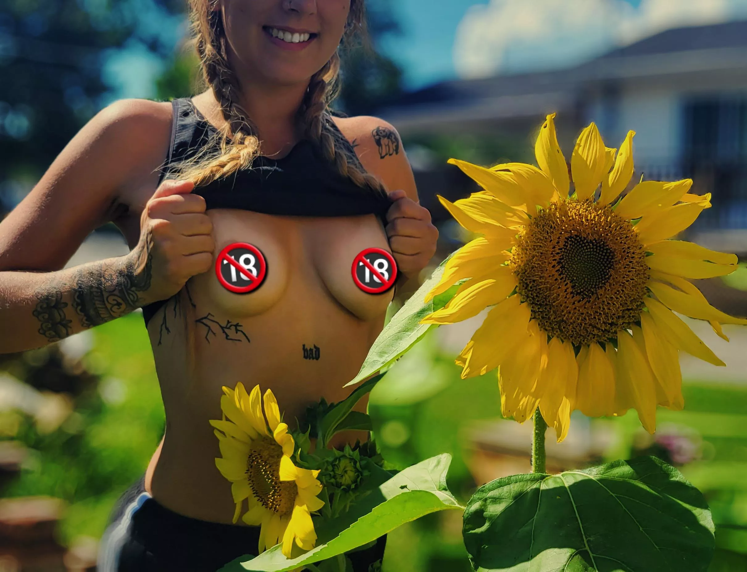 would you like to see my little flowers?.. 🔥😈💦