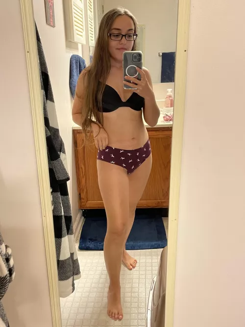 4’8 petite what would you do to me? ❤️