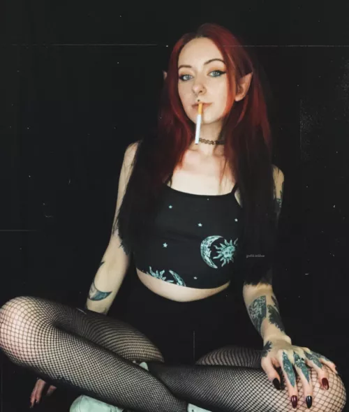 Been obsessed with elf ear edits lately so y’all get one too 🚬🧝🏻‍♀️