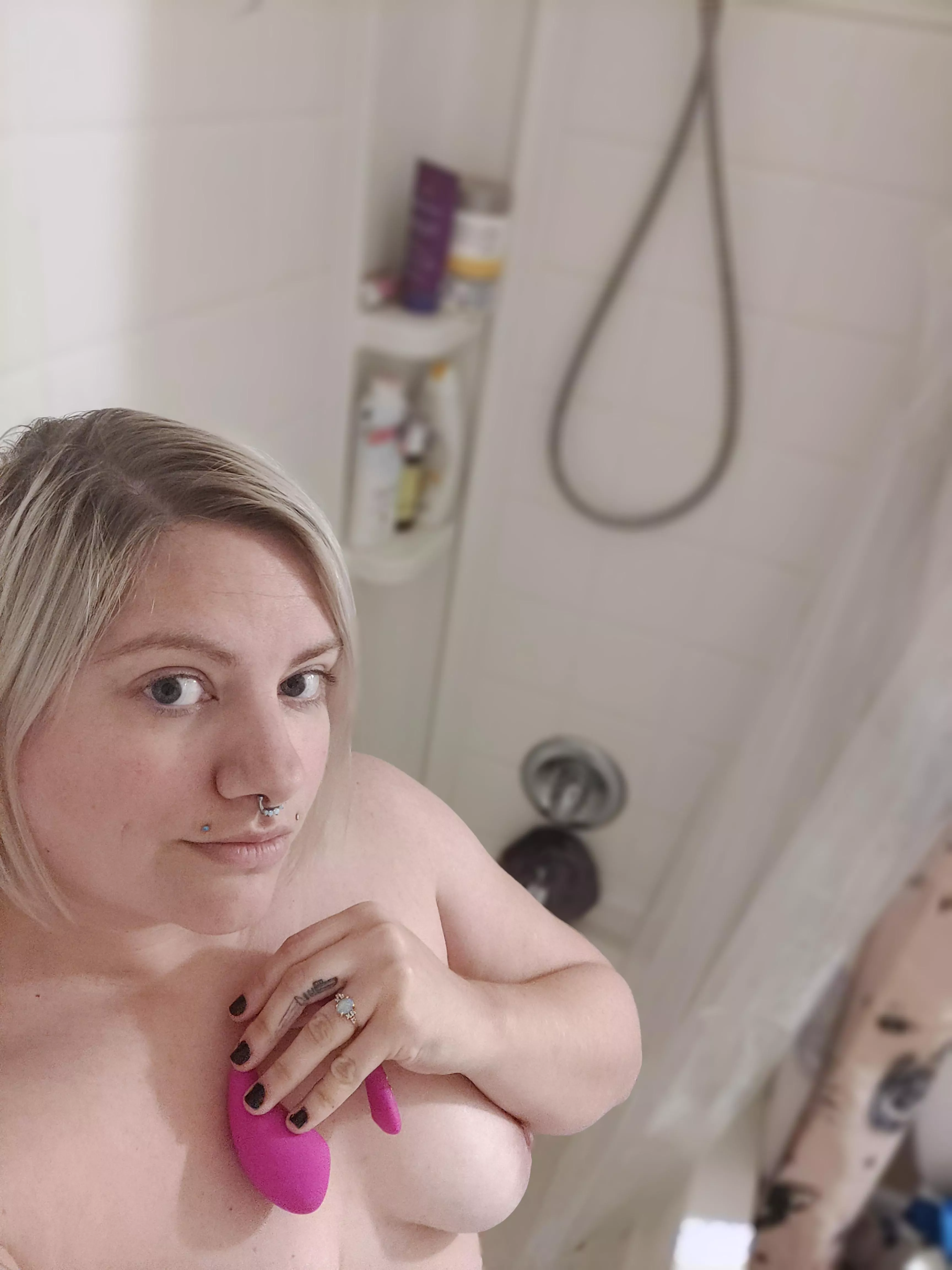 being dirty while I get clean 💋🚿