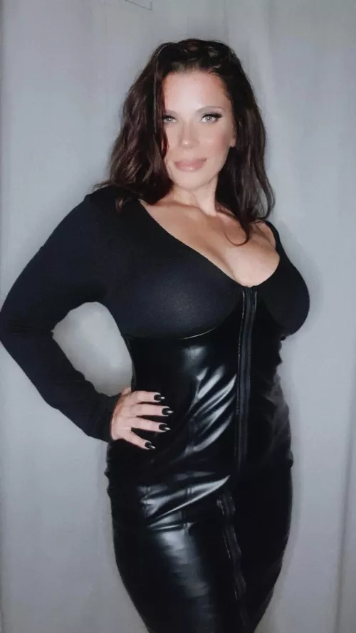 Do you think a MILF like me can still wear this kind of outfit? 🙈