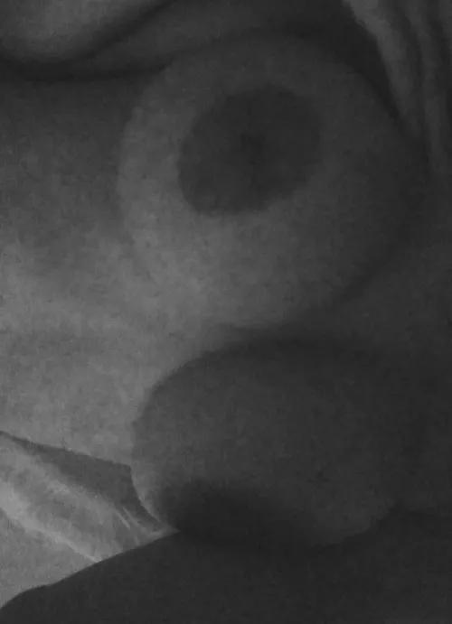 F 20 178 5’6” - First time posting here, please be kind, and yes they are for real i'm just lying down.