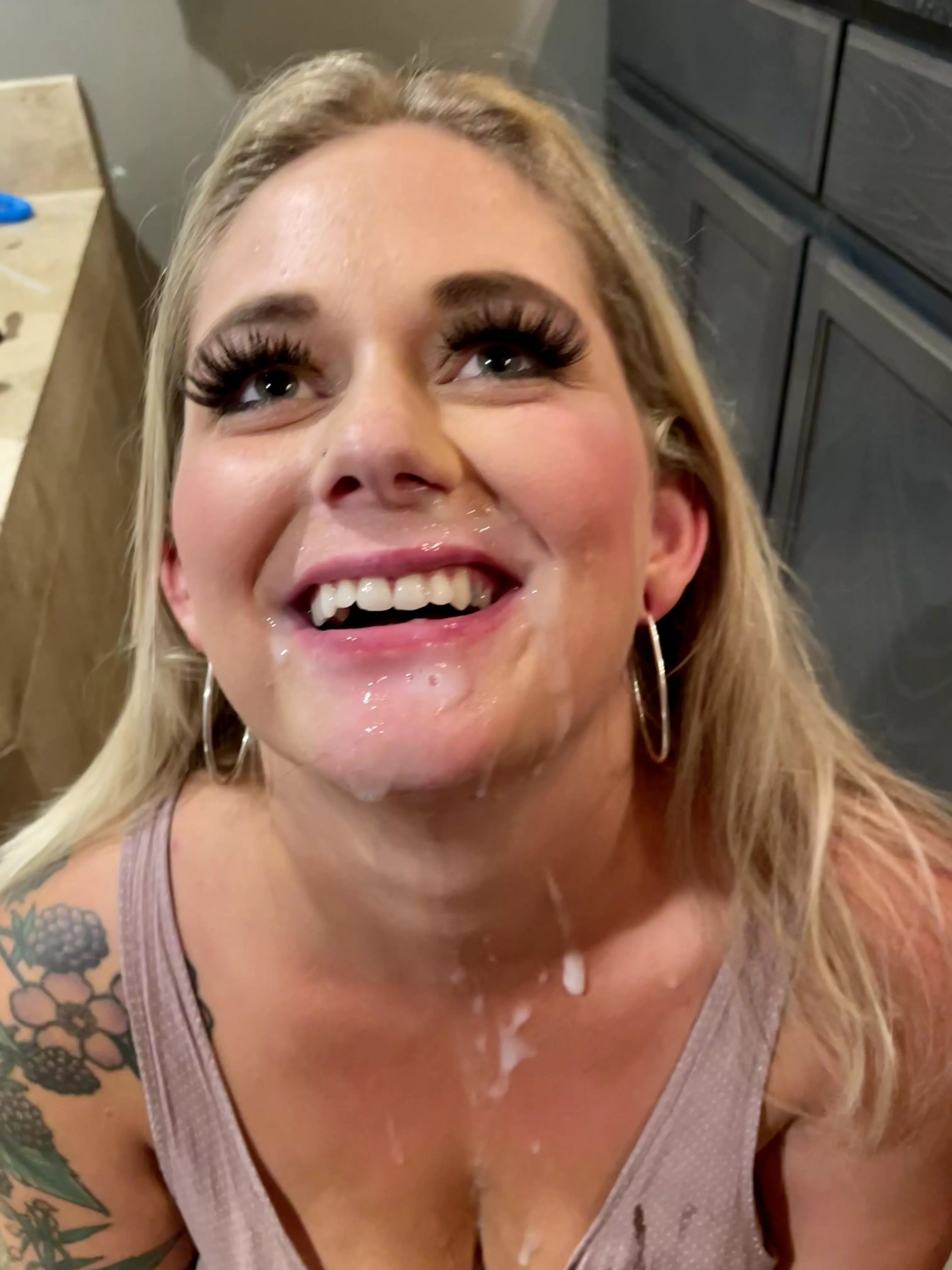 Get yourself a woman that enjoys daily facials 🥰