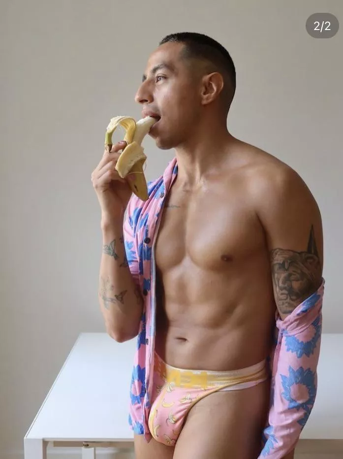 I haven’t seen this pic from Lolita Banana so…