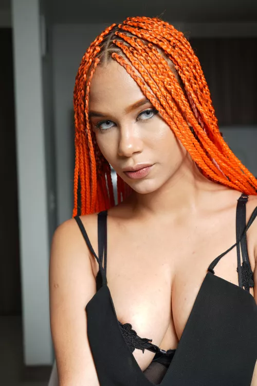 I need someone who sees the fire in my eyes and wants to play with it😈