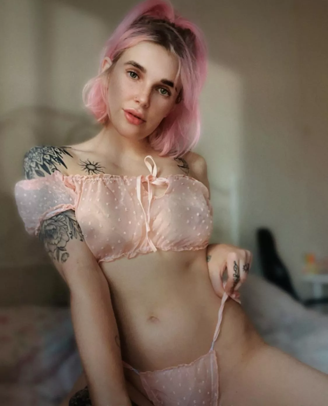 Lea (@peachess_n_creamm) [instagram]