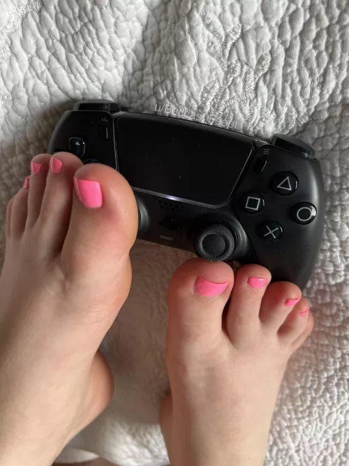 Like my pink toes? 😉