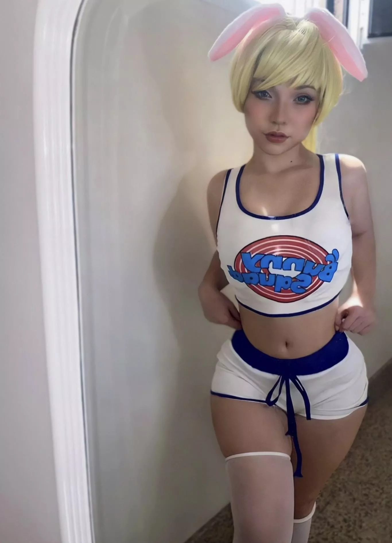Lola bunny by me (nyawmilk) sorry my belly, I got fat because of some medicines… 😢