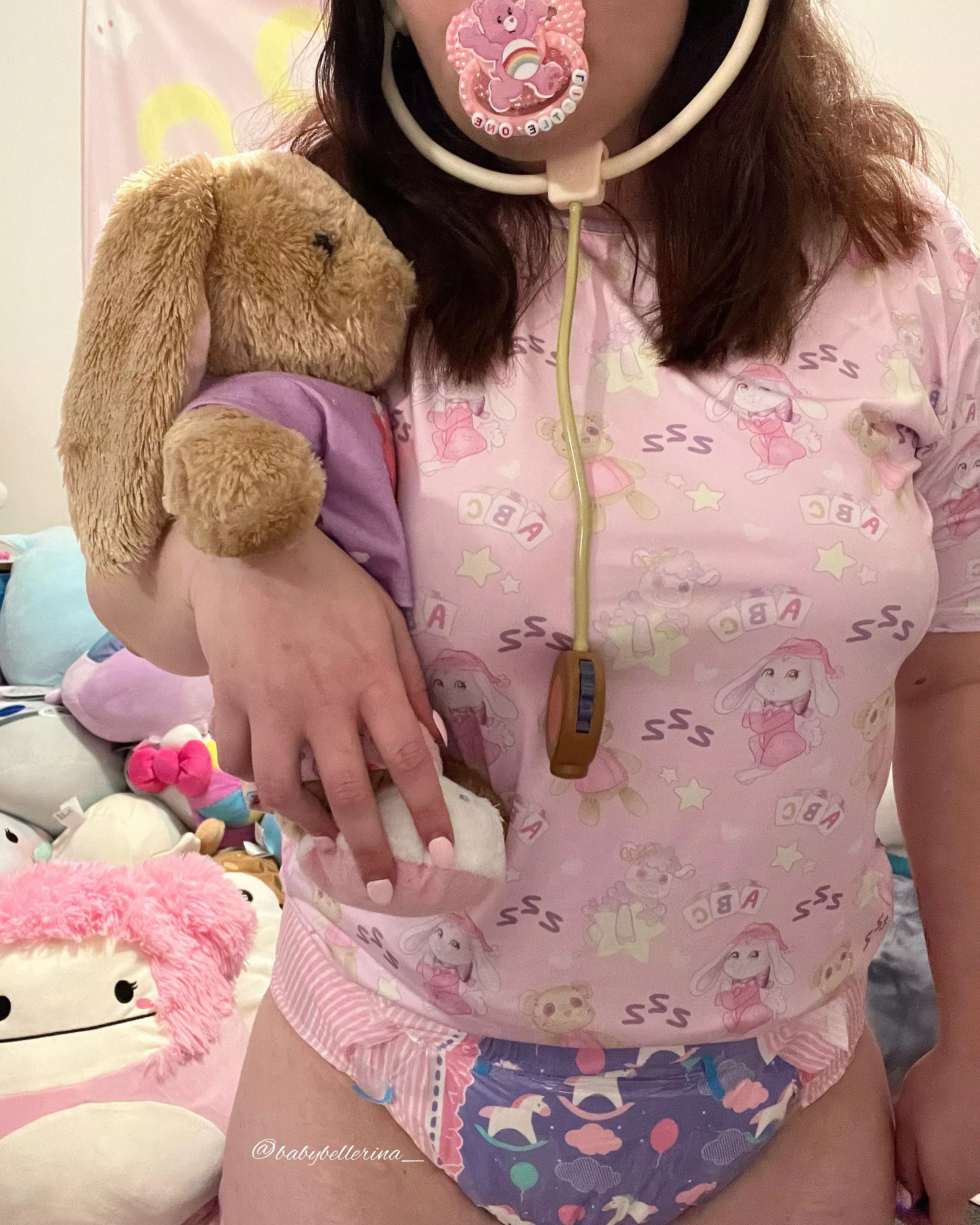 my stuffie is sick :( good thing doctor lola is looking after her