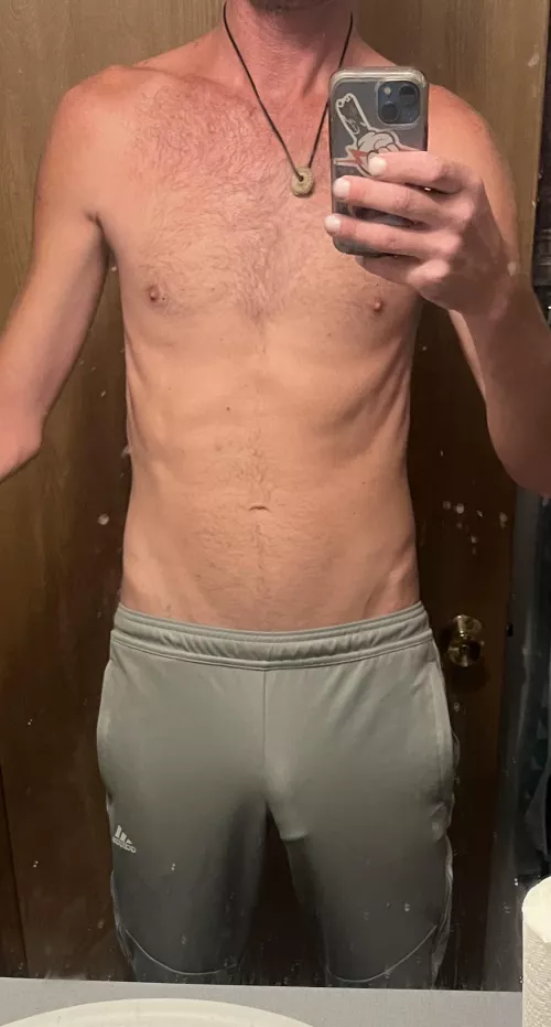 The guy at the gas station said he liked the way my sweats fit lol