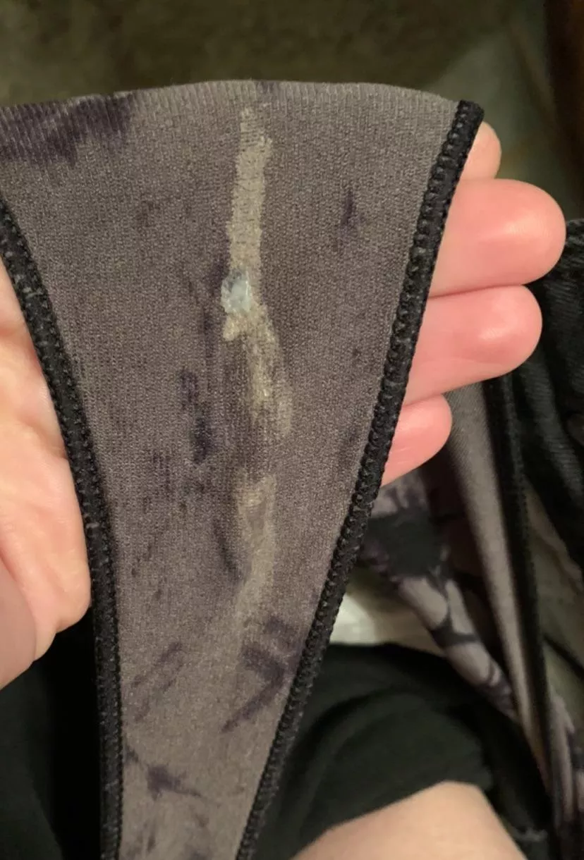 Todays sweaty panties in the 85 degree Chicago heat 🥵 The scent is strong with this pair!