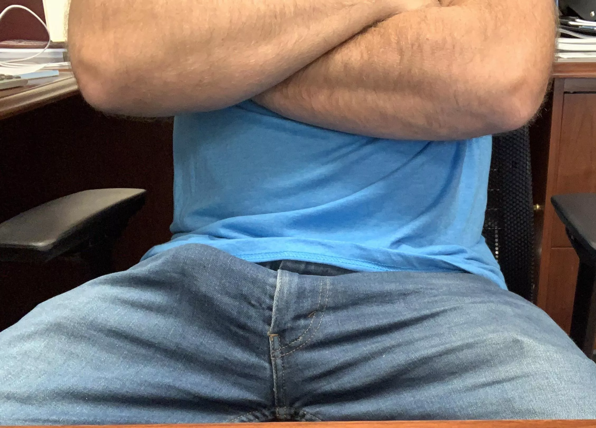 [46] casual friday, need a bro to hang with in the office
