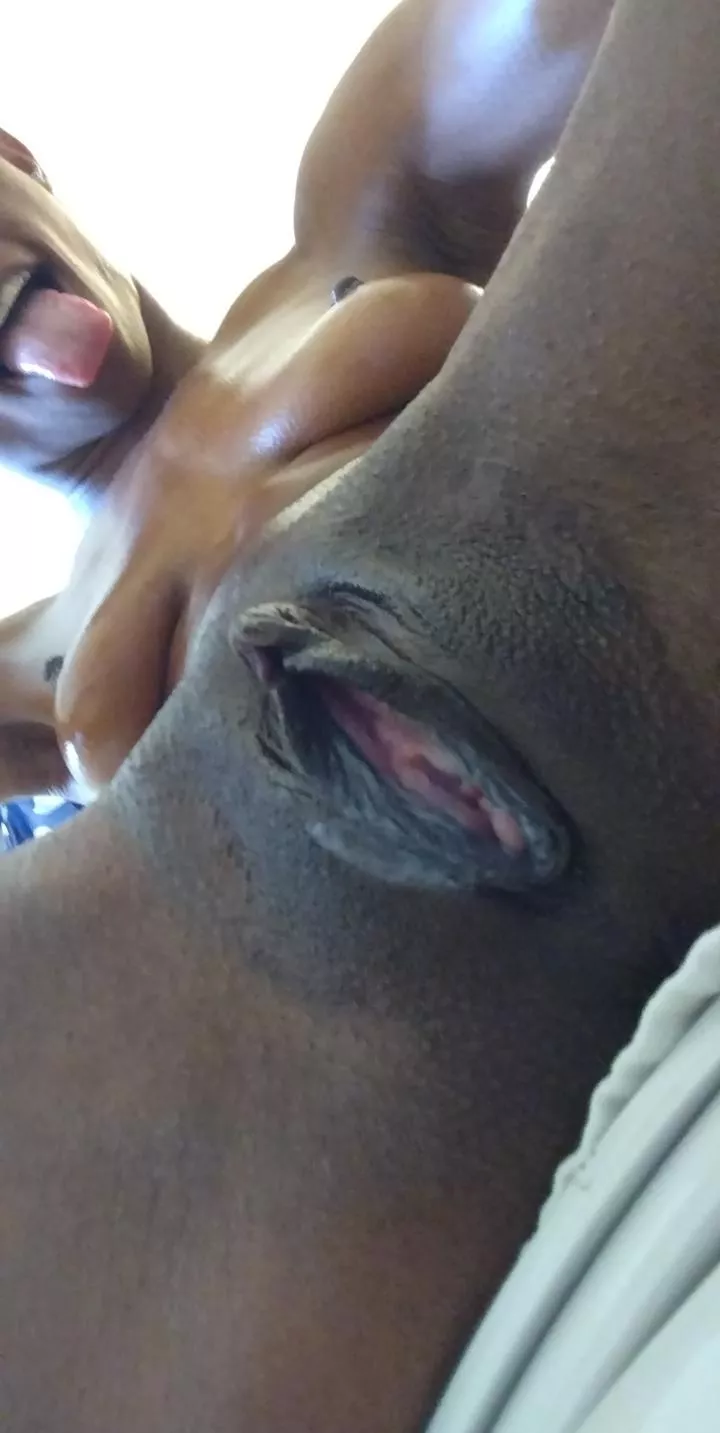 creamy butterfly pussy💦