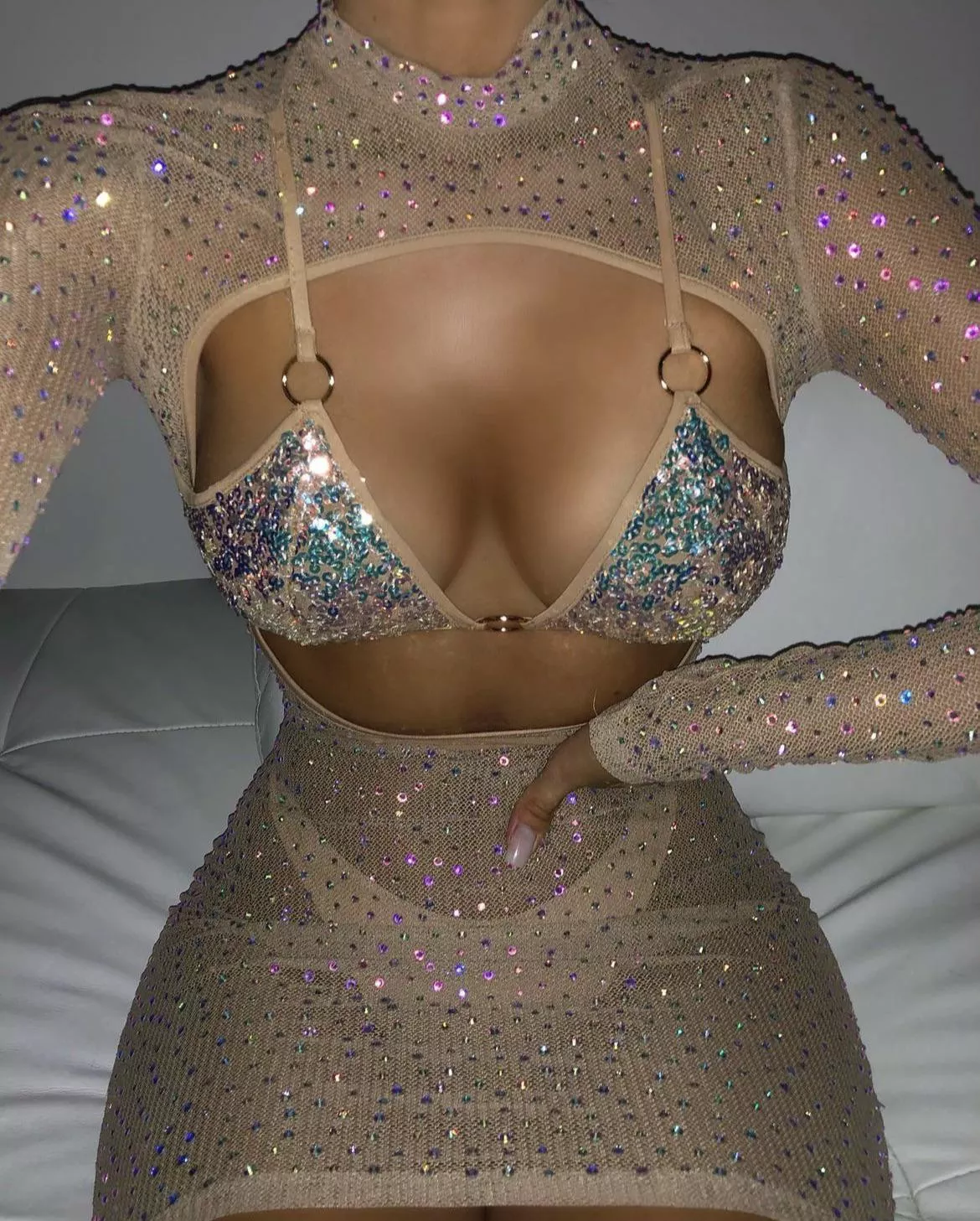 [F/23] It’s okay to stare.