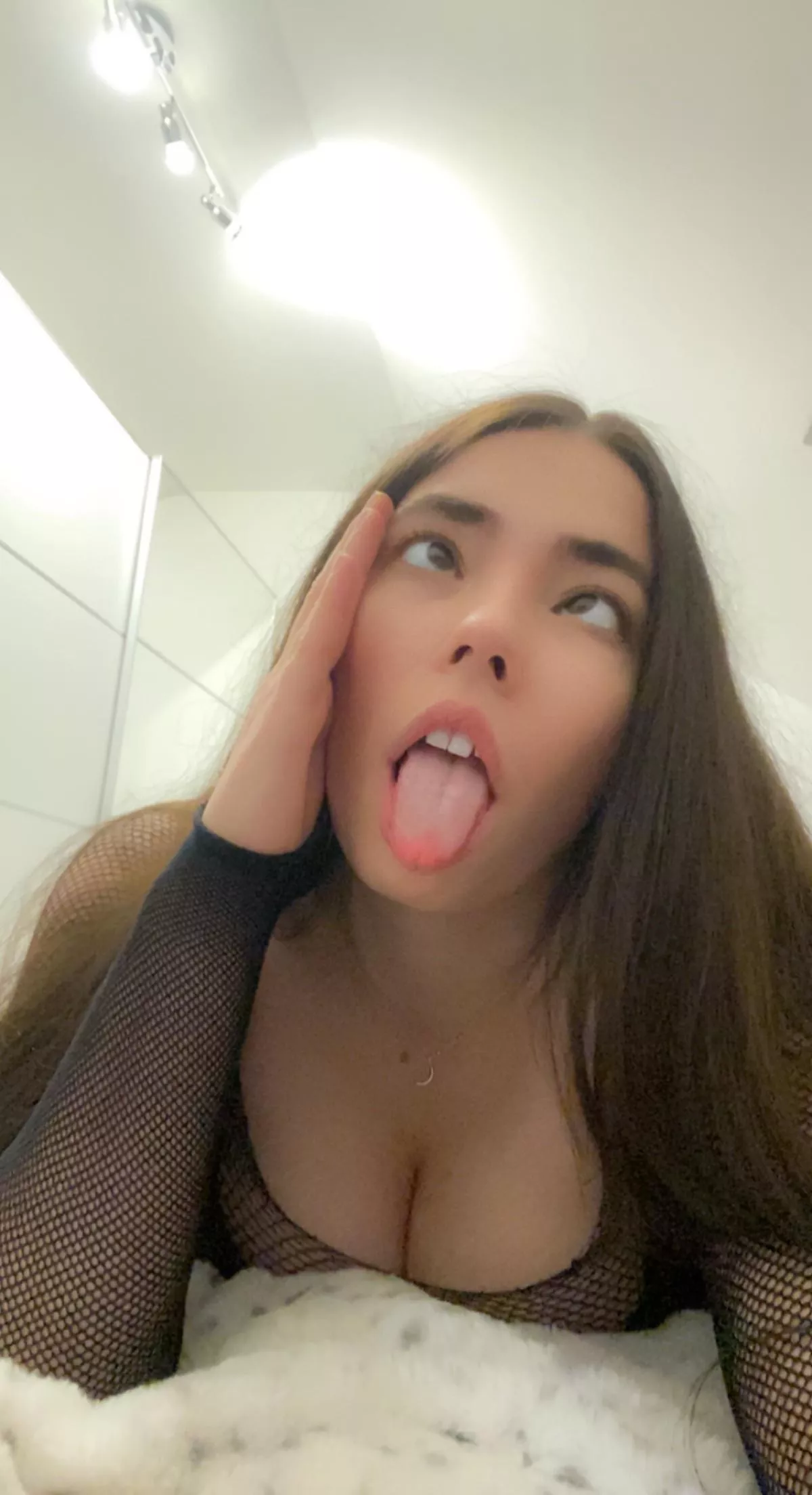 Give me a mouth full of hot cum and I'll be so happy