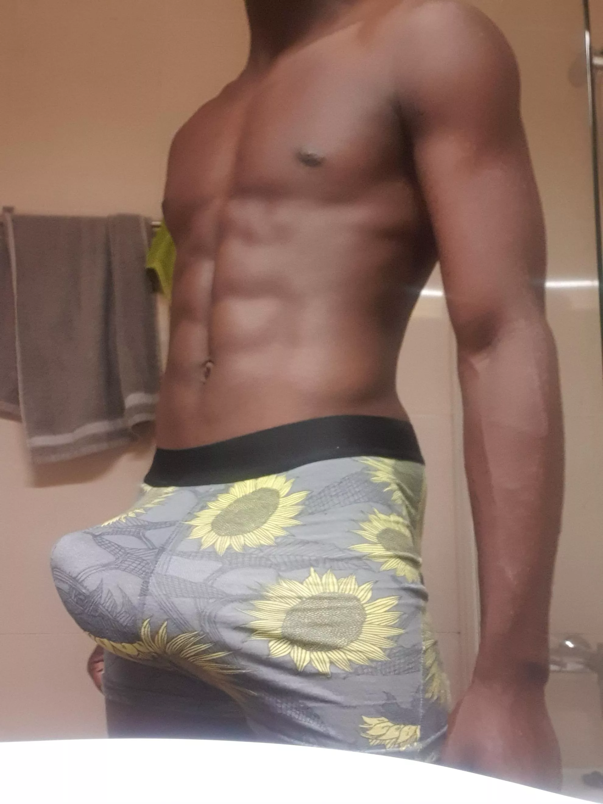 hard to hide this hard on